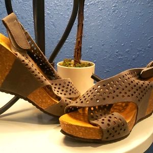 A. Giannetti Olive Suade Wedge Sandle